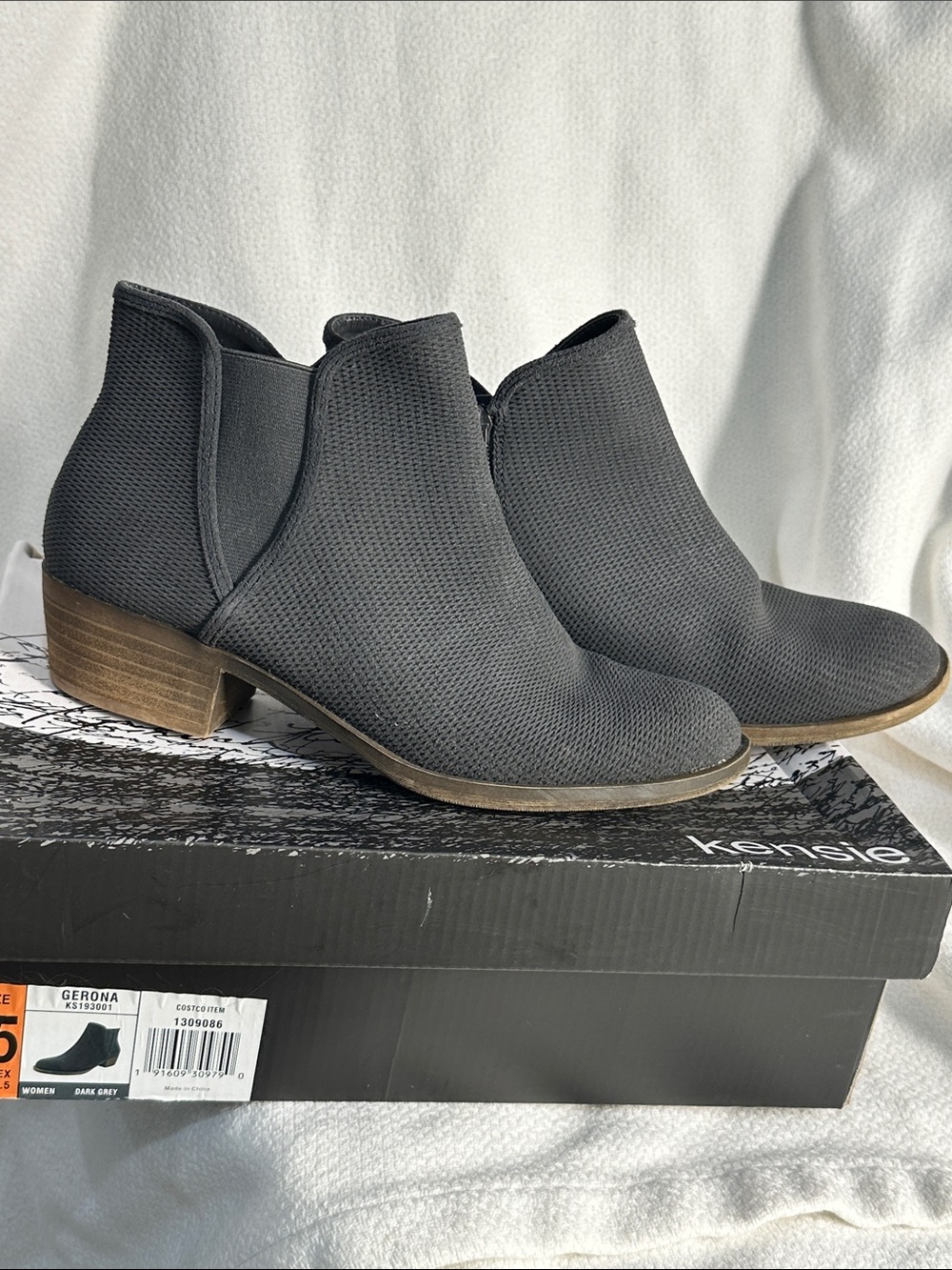 Kensie Dark Gray Textured Ankle Booties